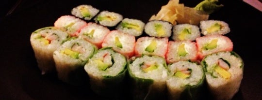 Ma'sushi is one of Locais curtidos por Ruslan.