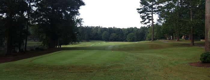 River Run Golf and Country Club is one of Locais curtidos por Kelly.