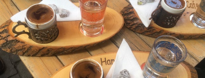 Hanedan Cafe is one of สถานที่ที่ BuRcak ถูกใจ.