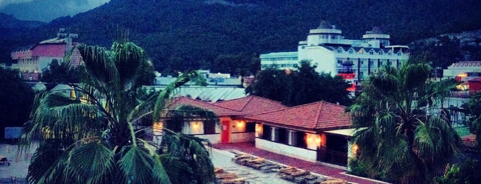 AKKA Alinda Hotel Kemer is one of Posti salvati di özdemir.