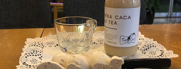 TEATEACACA is one of cafe v.2.