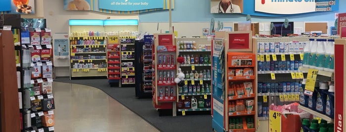 CVS pharmacy is one of Daveさんのお気に入りスポット.