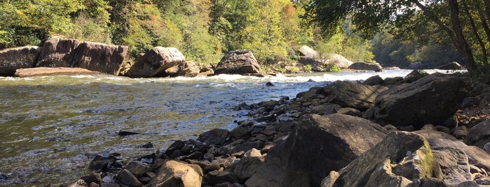 Gauley River National Recreation Area is one of สถานที่ที่ Jon ถูกใจ.