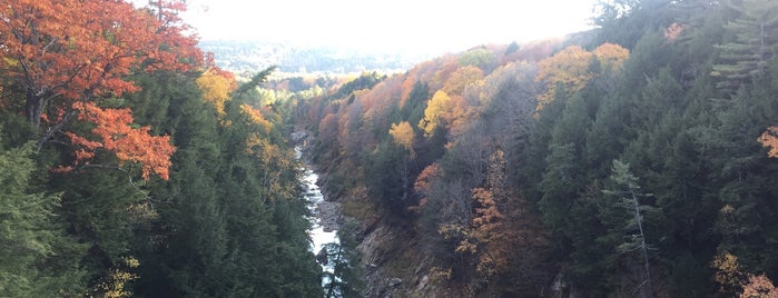 Quechee Gorge is one of Tempat yang Disukai Jon.