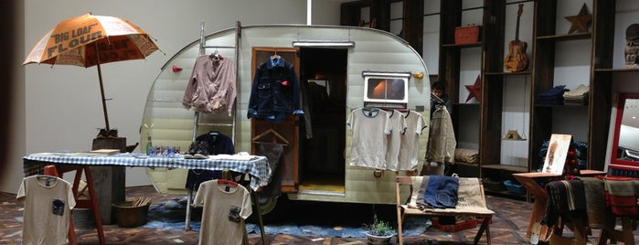 F.I.L. Indigo Camping Trailer is one of Tokyo shops.