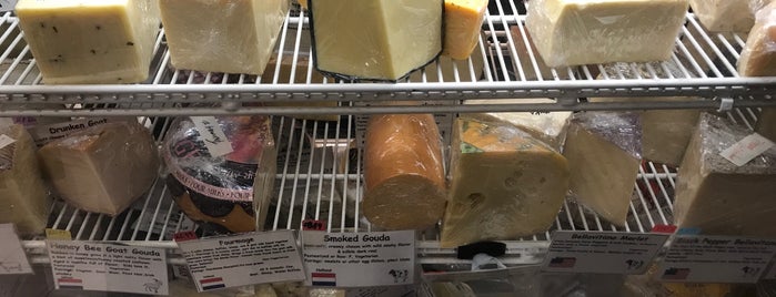 Cheese Galore and More is one of Orte, die Rob gefallen.