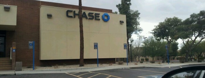 Chase Bank is one of Locais curtidos por Cheearra.