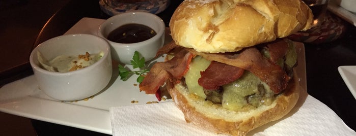 Carne e Malte is one of Onde comer em Floripa: fast & junk food..