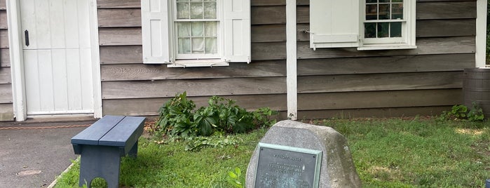 Wyckoff Farmhouse Museum is one of Arts / Music / Science / History venues.