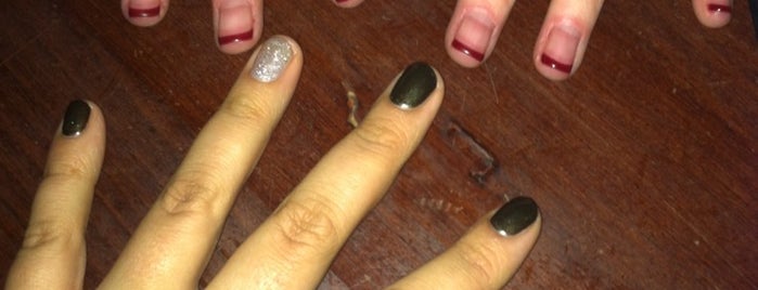 Bloomie Nails is one of Locais curtidos por Marizza.
