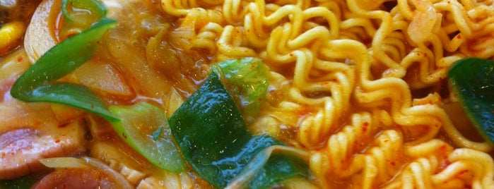 햄바라기 수제햄 부대찌개 is one of 착한식당.