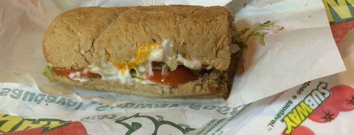 Subway is one of comer na v. matilde.