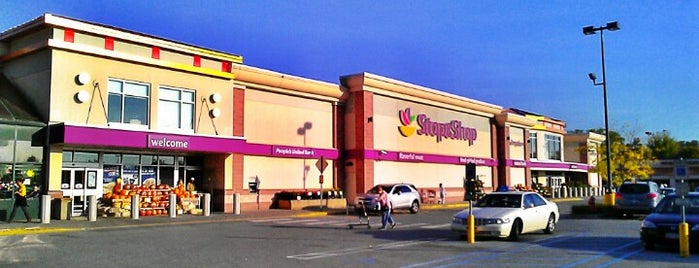 Super Stop & Shop is one of Tempat yang Disukai Kevin.