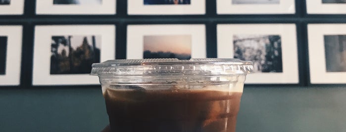 Edison Coffee Co is one of Lugares favoritos de Jenna.