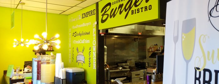Gourmet Burger Bistro is one of Tempat yang Disukai Pietro.
