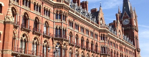 St. Pancras Renaissance Hotel London is one of London Baby.