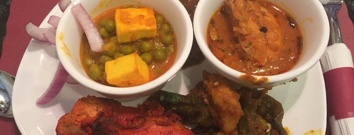 Santa Banta Modern Indian Cuisine is one of huskyboi 님이 좋아한 장소.