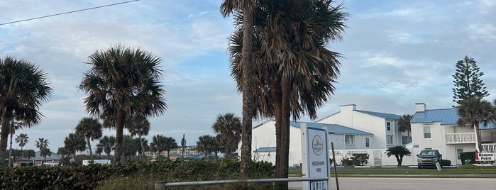 Winter Haven Park is one of Free Beach Parking.