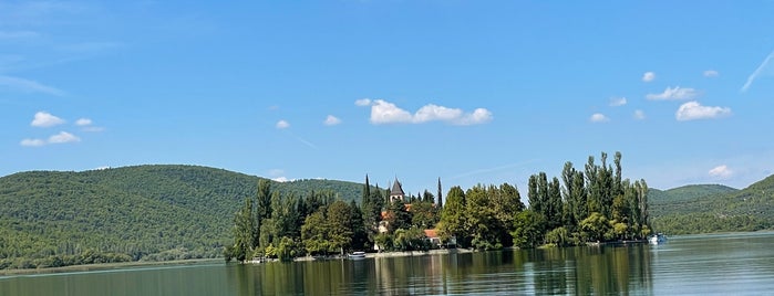Visovac is one of Croacia.