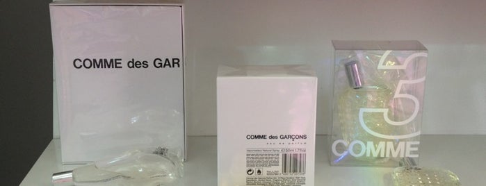 Comme des Garçons Parfums is one of Magdalena 님이 저장한 장소.