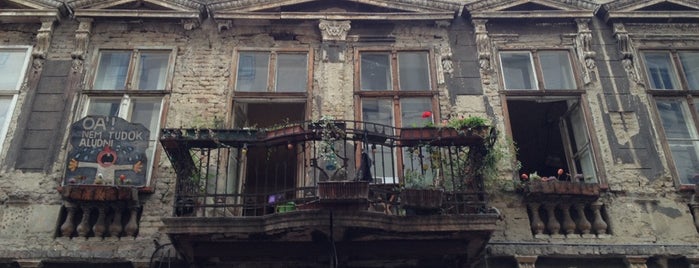 Szimpla Kert is one of Budapest tips.