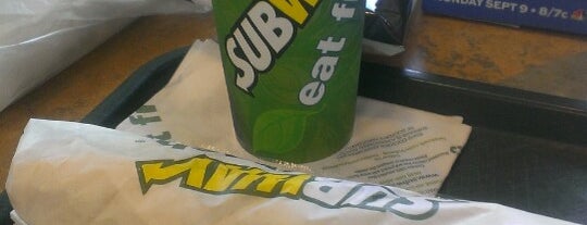 Subway is one of Ericさんのお気に入りスポット.