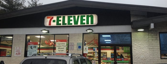 7-Eleven is one of Orte, die Anthony gefallen.