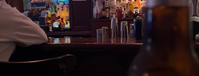 Maggie Reilly's Pub & Restaurant is one of Bars serving Bronx Brewery Beer.