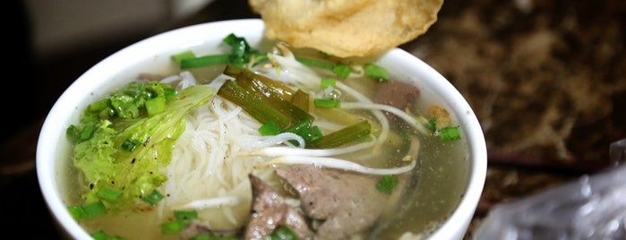 Bún Mì Vàng is one of Địa điểm ăn uống.