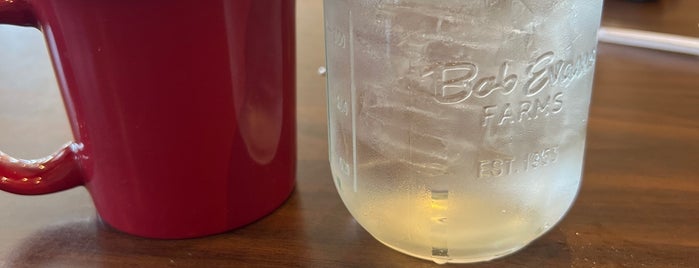 Bob Evans Restaurant is one of The 15 Best Places for Buttermilk in Fort Wayne.