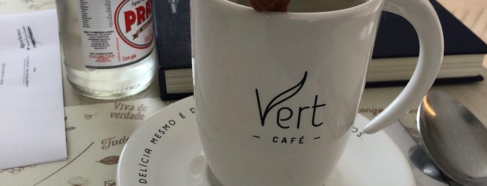 Vert Café is one of Lugares favoritos de Adriano.