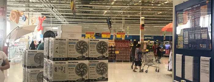 Walmart is one of Lugares.