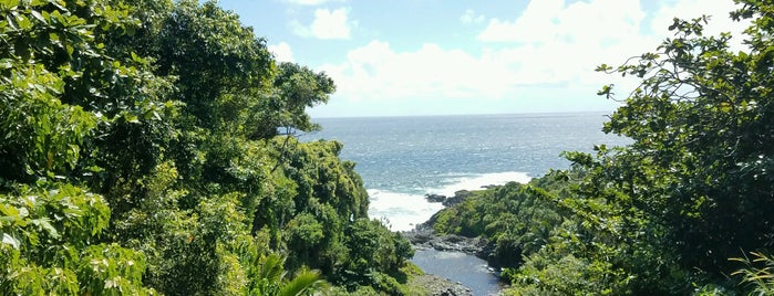 Kaupō is one of Maui.