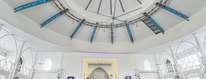 Masjid Taman Pulai Indah is one of Masjid & Surau,MY #6.