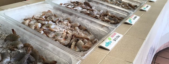 Skippers Seafood Market is one of Ryanさんのお気に入りスポット.
