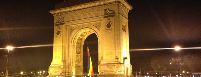 Arch of Triumph is one of Zachary's Saved Places.
