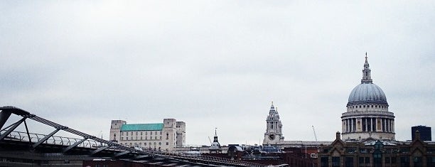 Millennium Köprüsü is one of Londres.