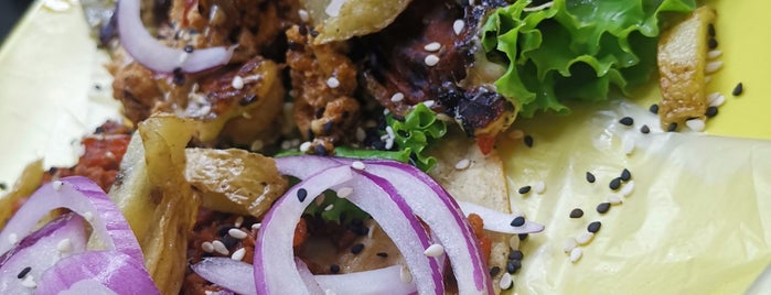 Tacos del Camioncito is one of Vegano Y Chilango ✨.