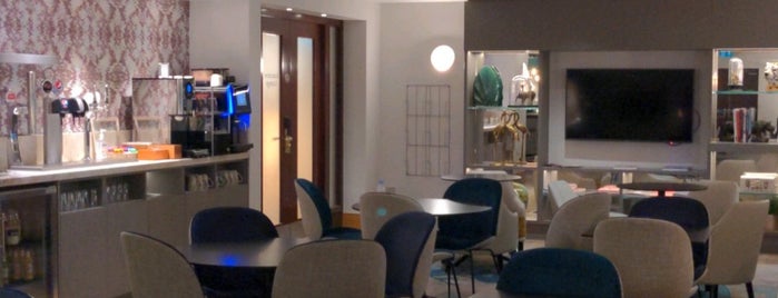 Executive Lounge Marriott is one of Lugares favoritos de Petr.