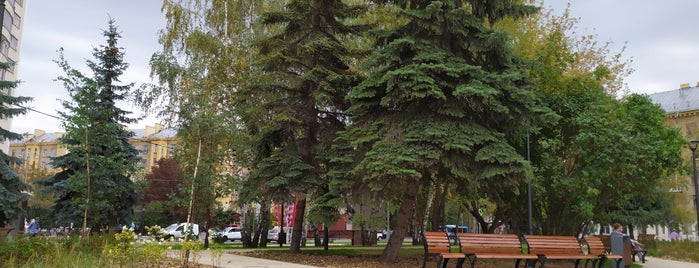 Памятник Бирюзову is one of интерес.