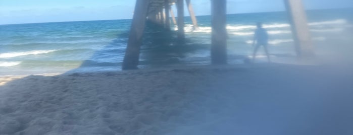 Deerfield Beach Pier is one of Miami 2014.