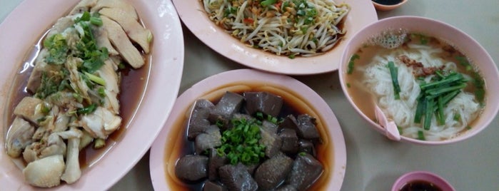 金河茶室 怡保芽菜鸡 is one of Ipoh 芽菜鸡.