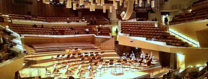 Philharmonie is one of Berlín.