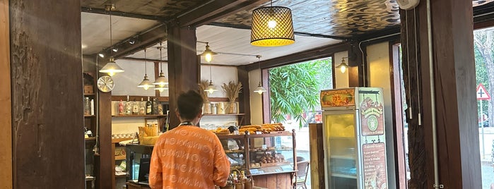 Le Banneton French Bakery is one of หลวงพระบาง.