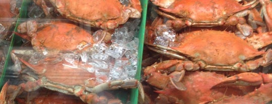 Blue Claw Seafood & Crab Eatery is one of Lieux sauvegardés par Julie.