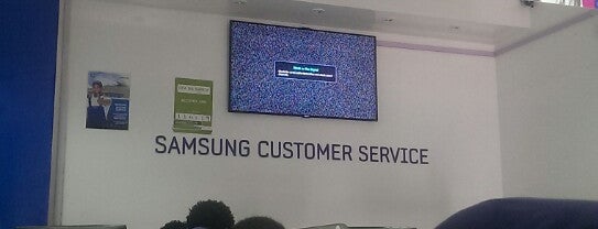 Samsung Customer Care - Westlands is one of Orte, die Adam gefallen.