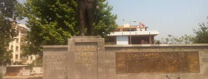 Anıtpark Meydanı is one of gidilen yerler.