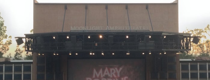 Moonlight Amphitheater is one of Antoinette 님이 좋아한 장소.