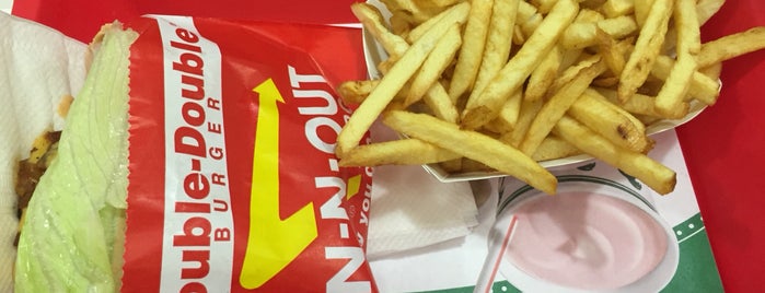 In-N-Out Burger is one of Locais curtidos por Antoinette.