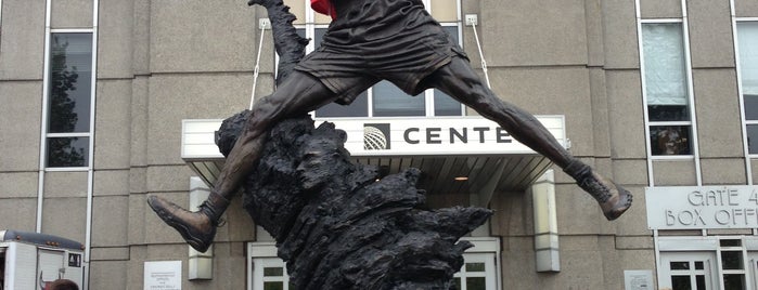 United Center is one of Favorites!. :).